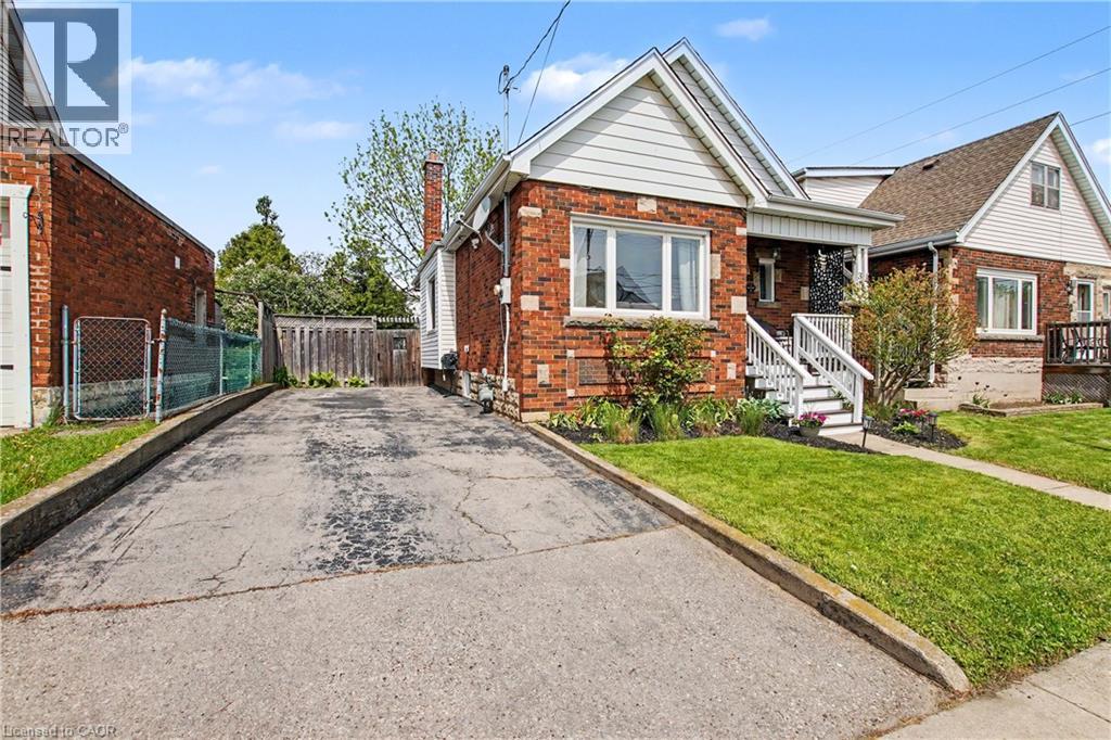 34 Weir Street S, Hamilton, Ontario  L8K 3A4 - Photo 2 - 40832792