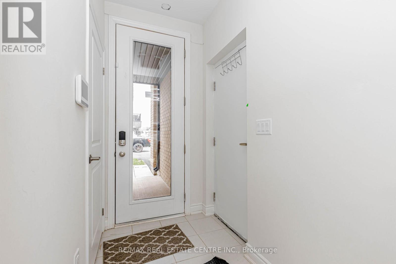 3 Marvin Avenue, Oakville, Ontario  L6H 0Z6 - Photo 3 - W13171564