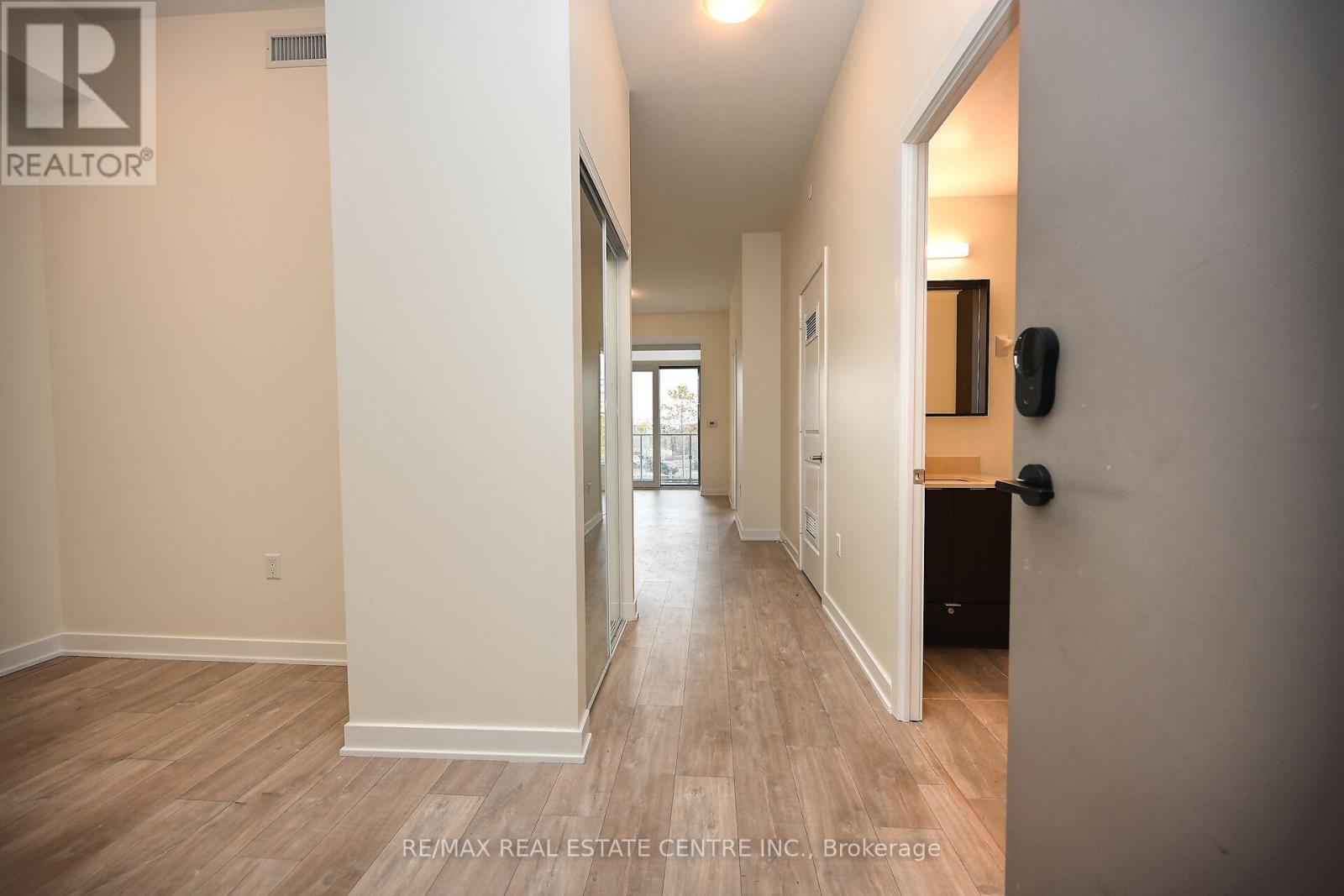 206 - 4655 Metcalfe Avenue, Mississauga, Ontario  L5M 4N7 - Photo 4 - W13171610