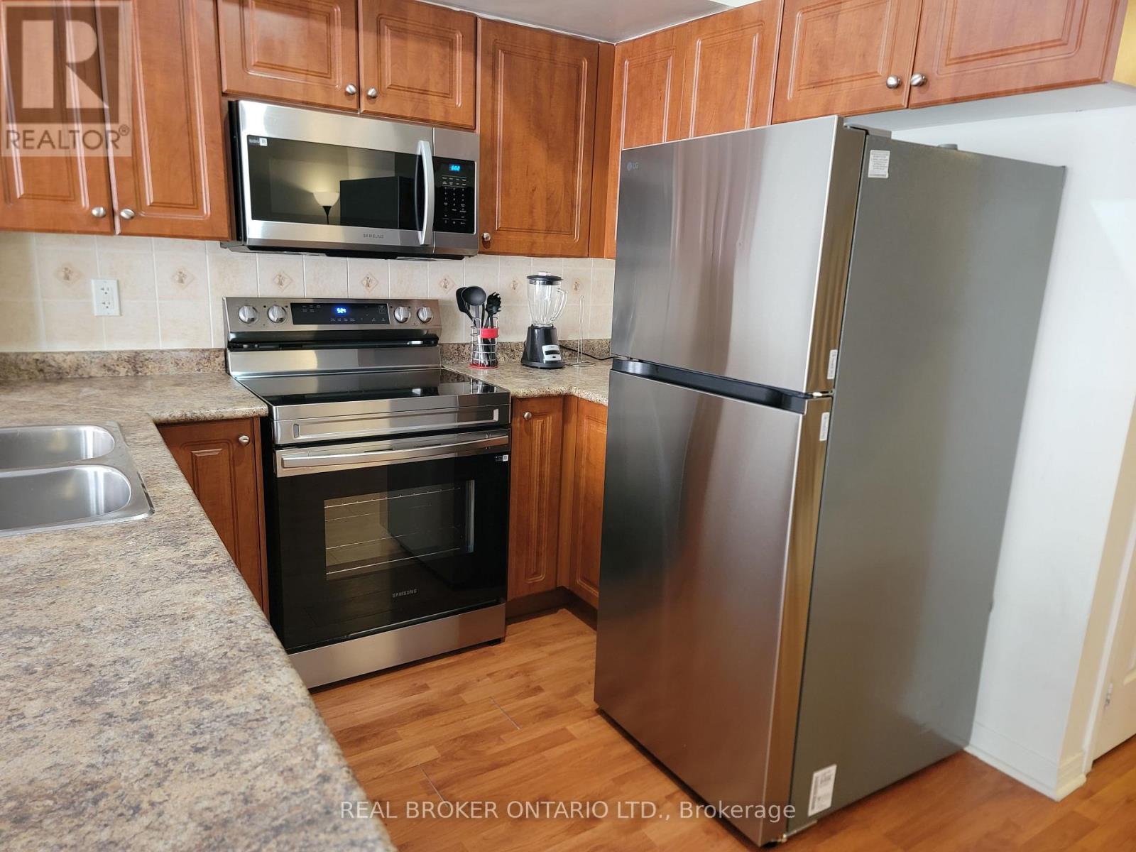 26 - 37 Four Winds Drive, Toronto, Ontario  M3J 1K7 - Photo 4 - W13171614