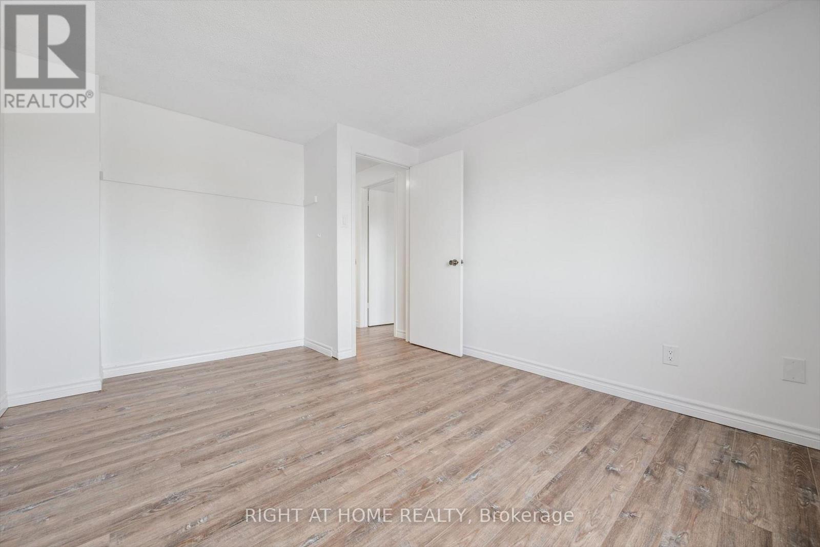 2432 Malcolm Crescent, Burlington, Ontario  L7P 3Y4 - Photo 26 - W13171704