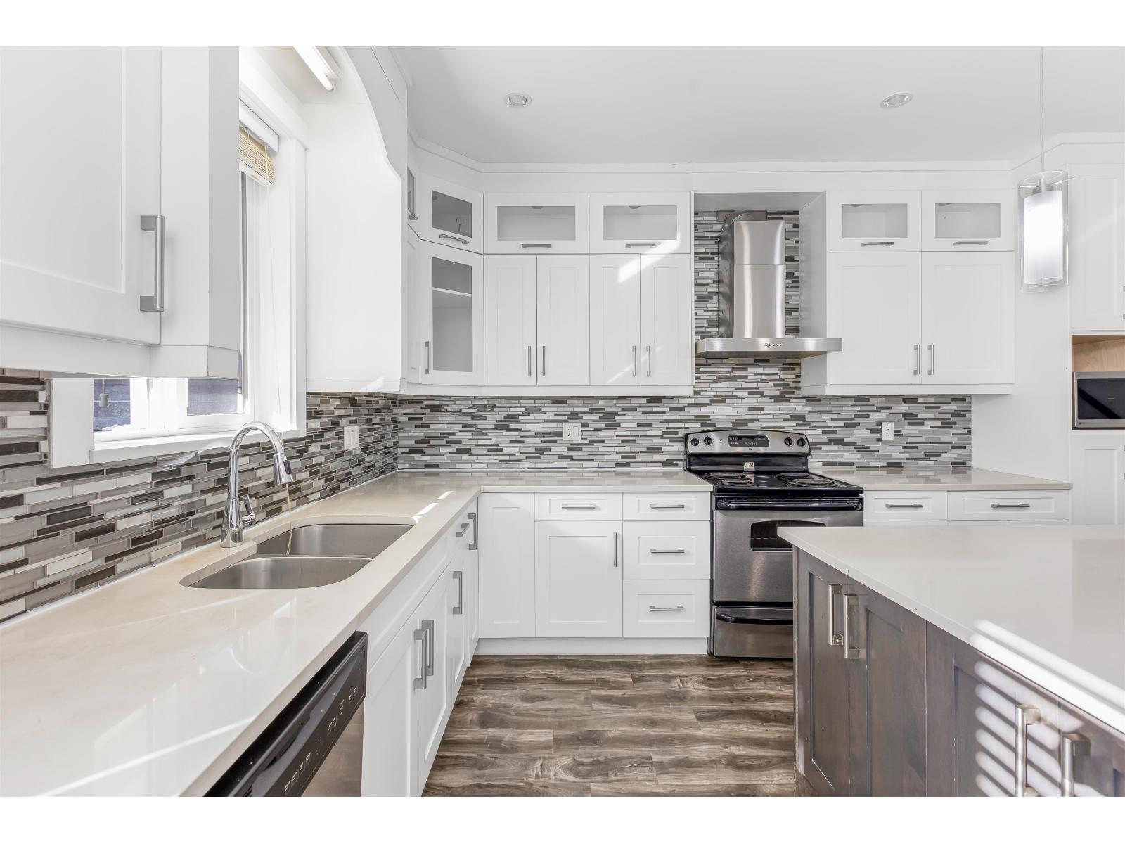 6015 138a Street, Surrey, British Columbia  V3X 1E7 - Photo 3 - R3127389