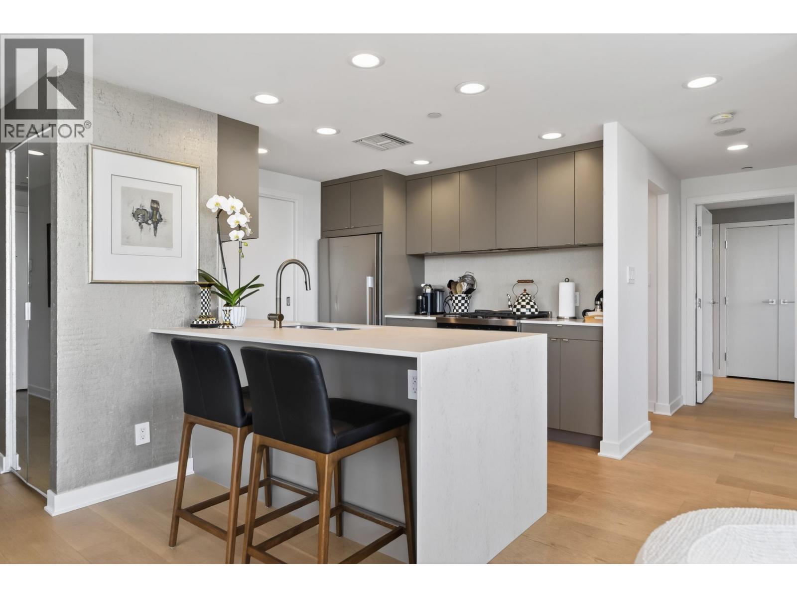 801 633 Kinghorne Mews, Vancouver, British Columbia  V6Z 3H3 - Photo 14 - R3127330