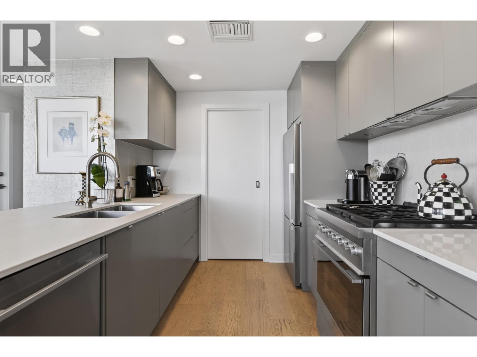 801 633 Kinghorne Mews, Vancouver, British Columbia  V6Z 3H3 - Photo 15 - R3127330