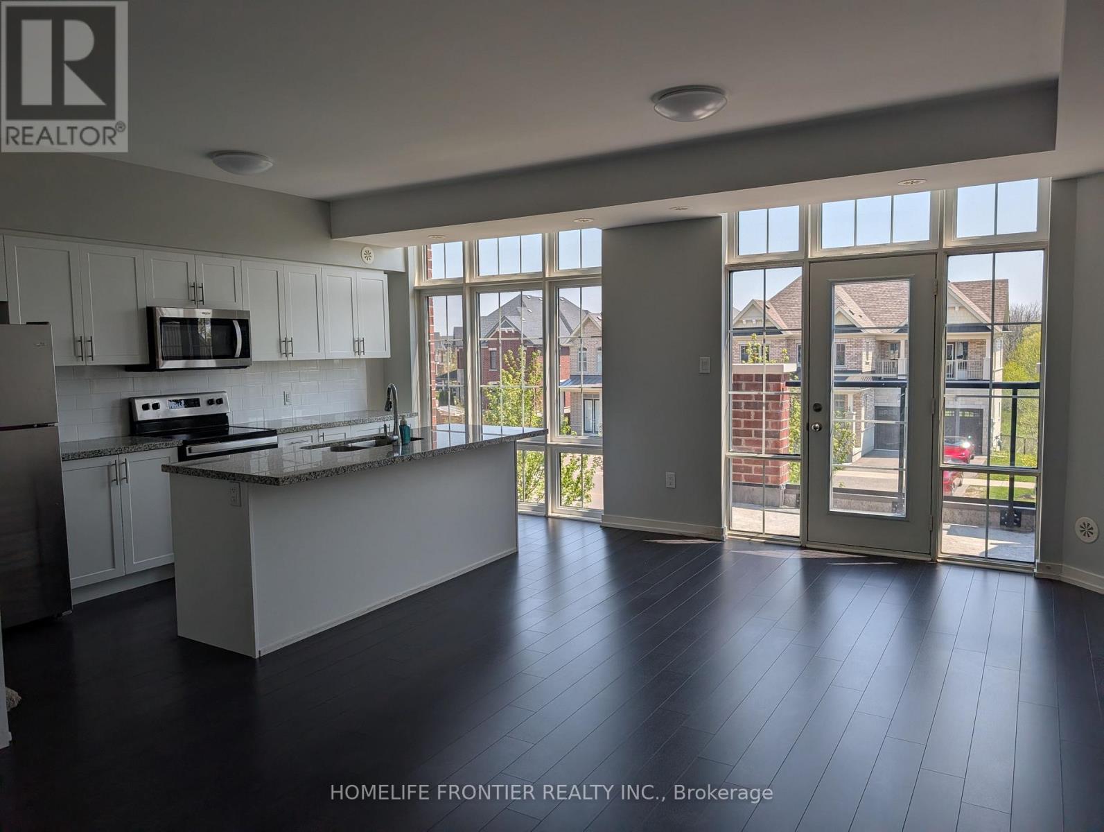 415 - 1 Whitaker Way, Whitchurch-Stouffville, Ontario  L4A 4T4 - Photo 2 - N13150690