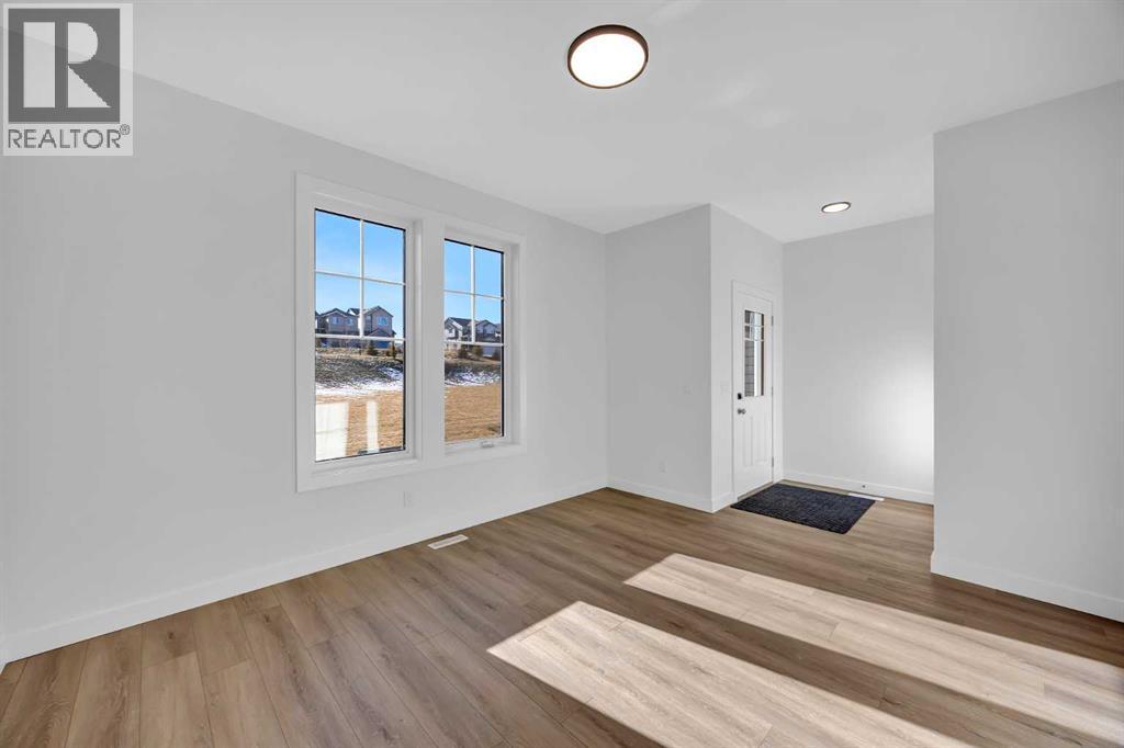 14 Versant Path SW, Calgary, Alberta  T2Y 0Z5 - Photo 4 - A2284730