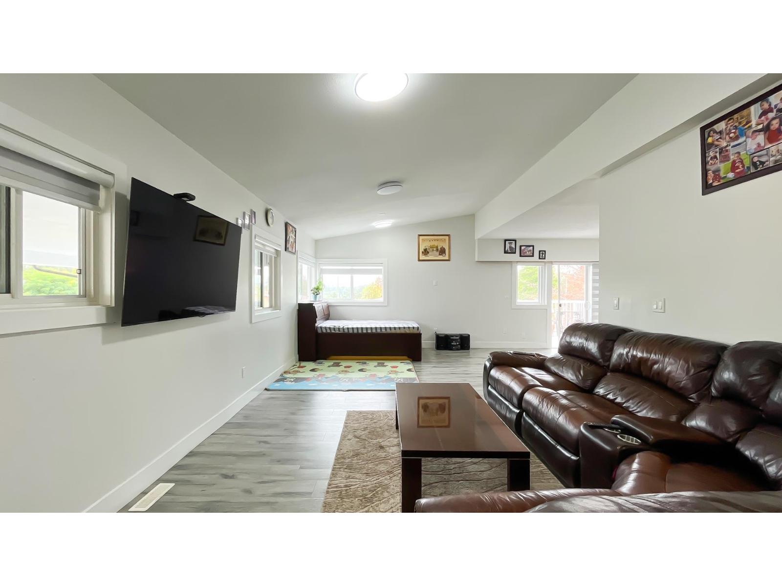 14171 77a Avenue, Surrey, British Columbia  V3W 2X2 - Photo 1 - R3125753