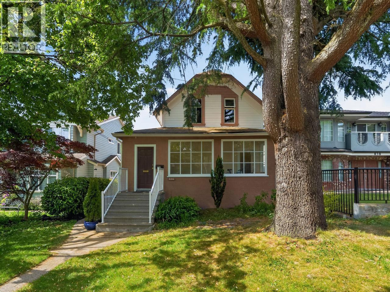 836 Thirteenth Street, New Westminster, British Columbia  V3M 4M9 - Photo 1 - R3127567