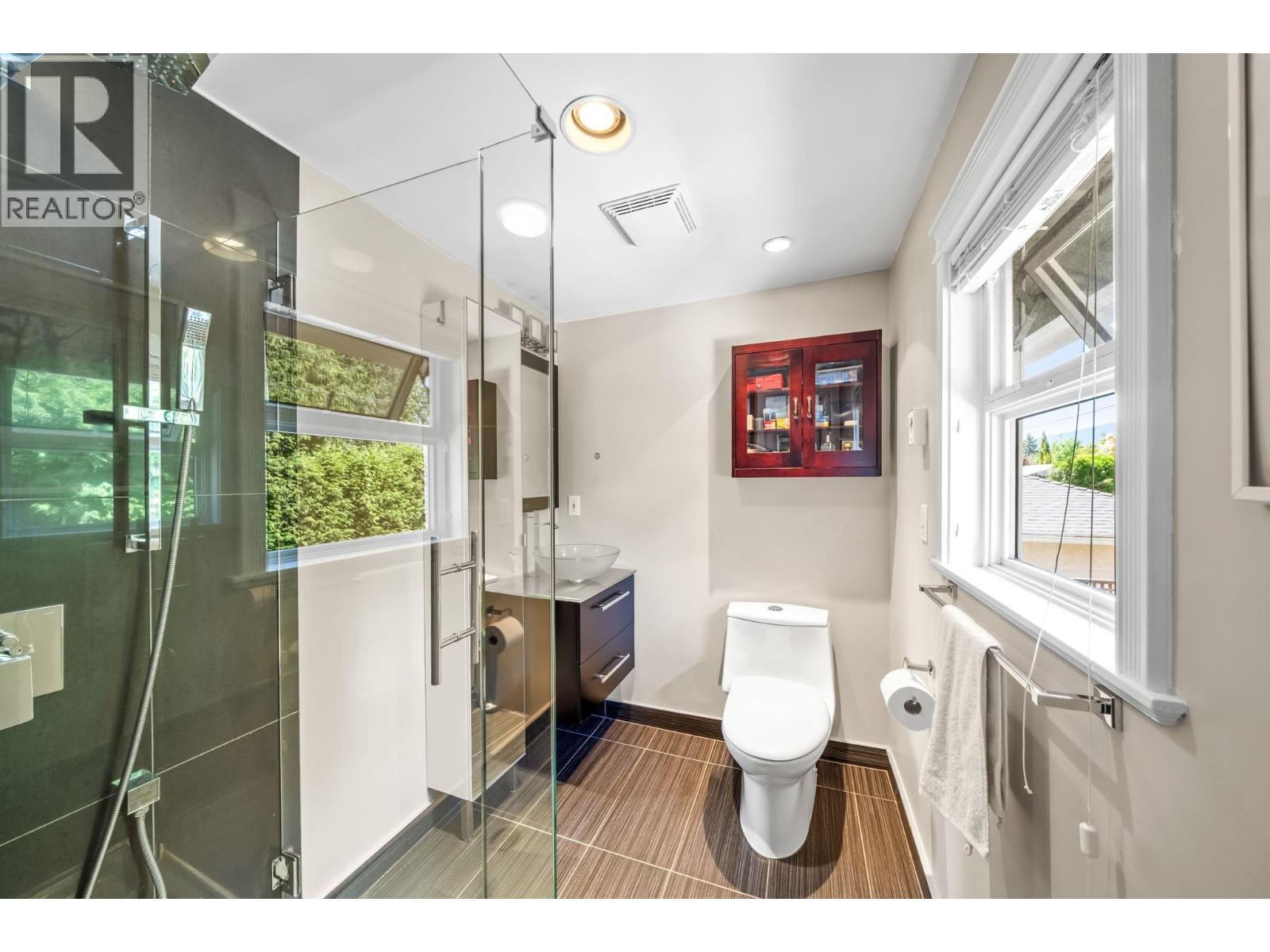 230 W 22nd Street, North Vancouver, British Columbia  V7M 2A1 - Photo 17 - R3127576