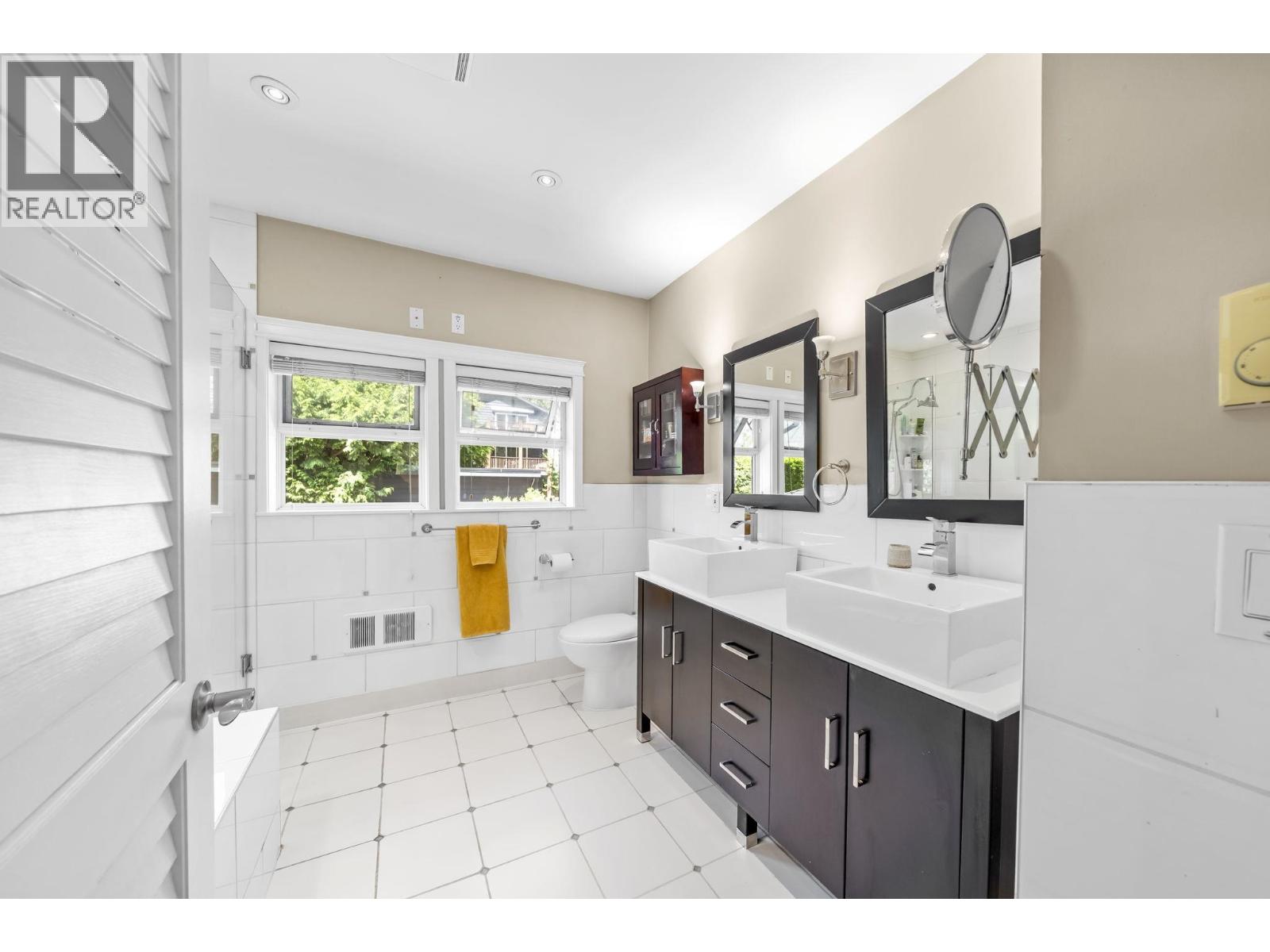 230 W 22nd Street, North Vancouver, British Columbia  V7M 2A1 - Photo 18 - R3127576