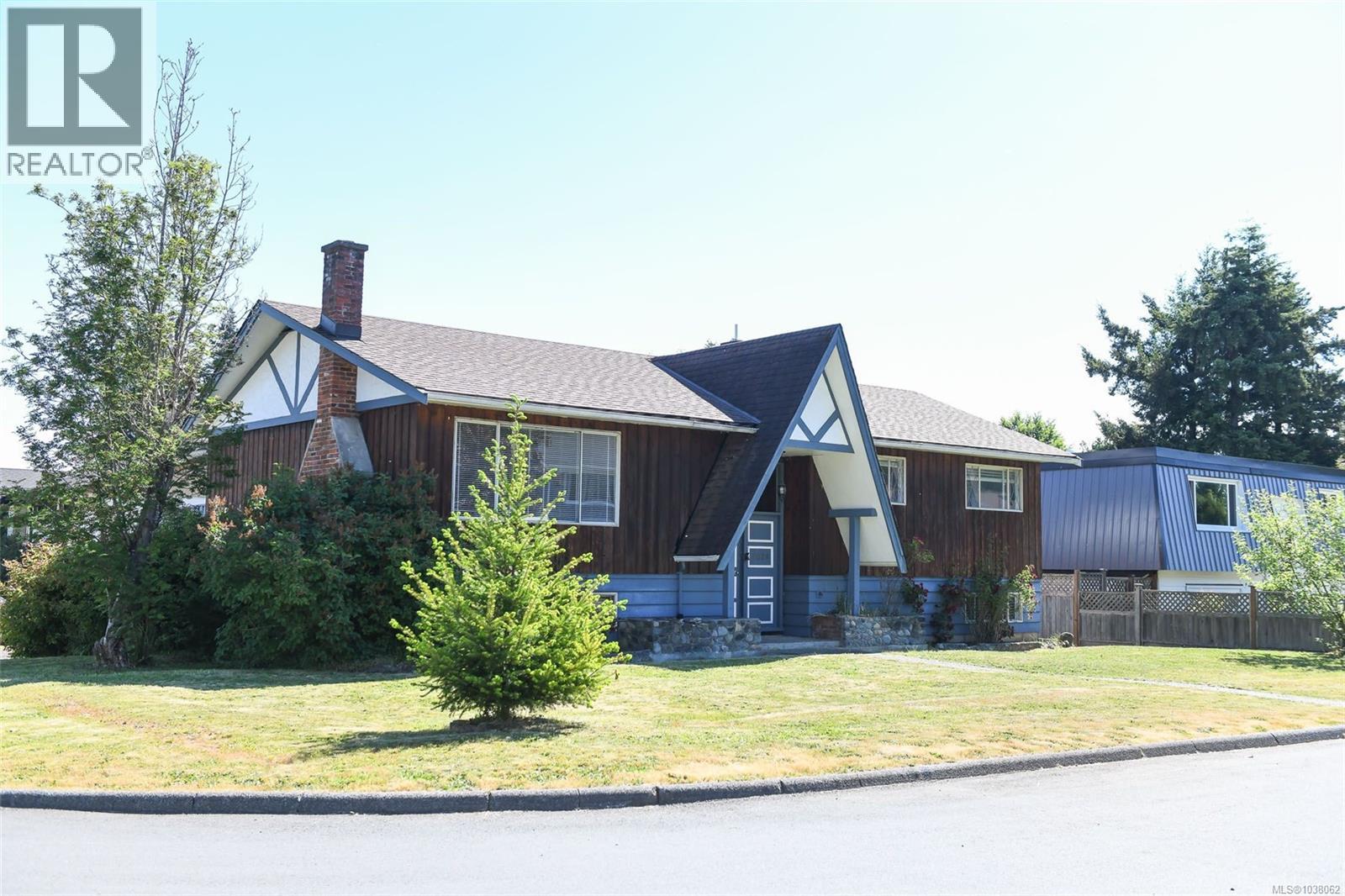2029 Cedar Cres, Courtenay, British Columbia  V9N 3B8 - Photo 1 - 1038062