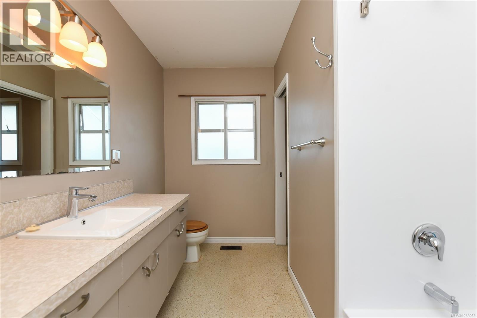 2029 Cedar Cres, Courtenay, British Columbia  V9N 3B8 - Photo 15 - 1038062