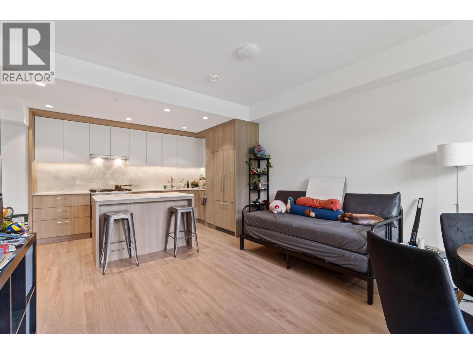 6085 Irmin Street, Burnaby, British Columbia  V5J 5C5 - Photo 4 - R3127604