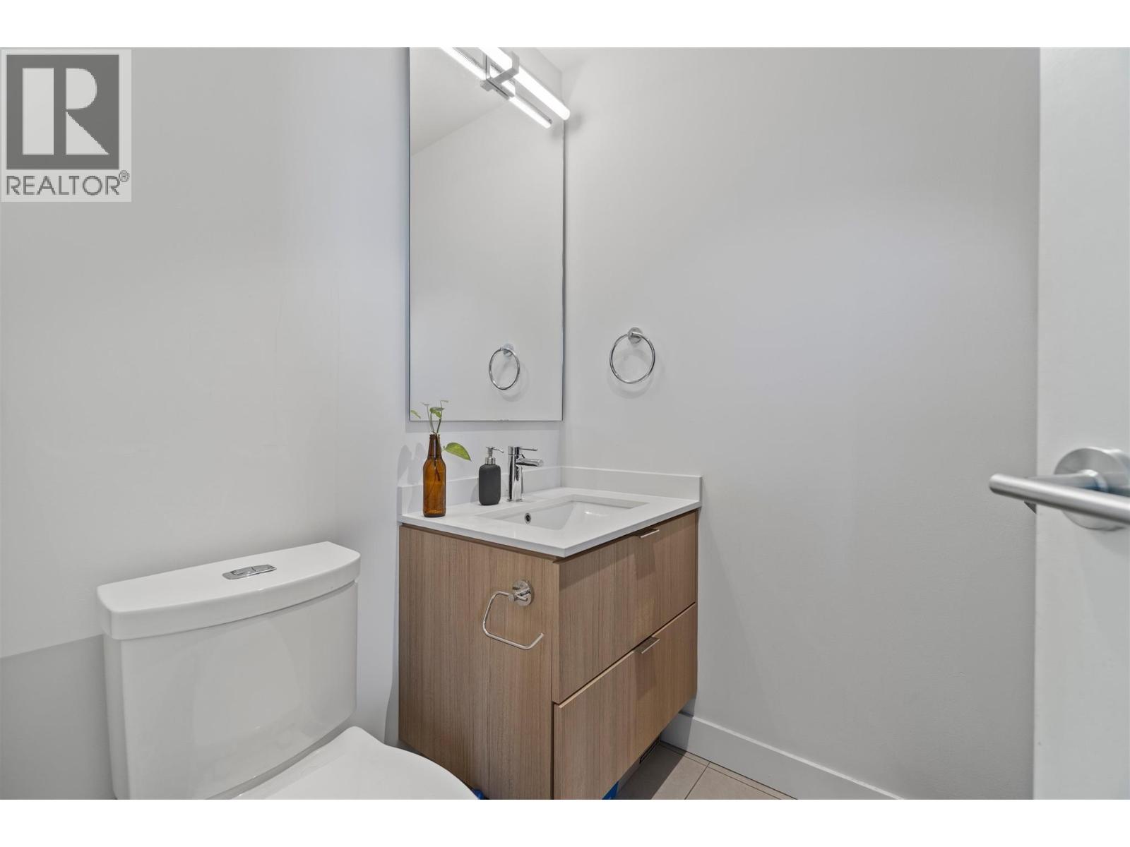 6085 Irmin Street, Burnaby, British Columbia  V5J 5C5 - Photo 8 - R3127604