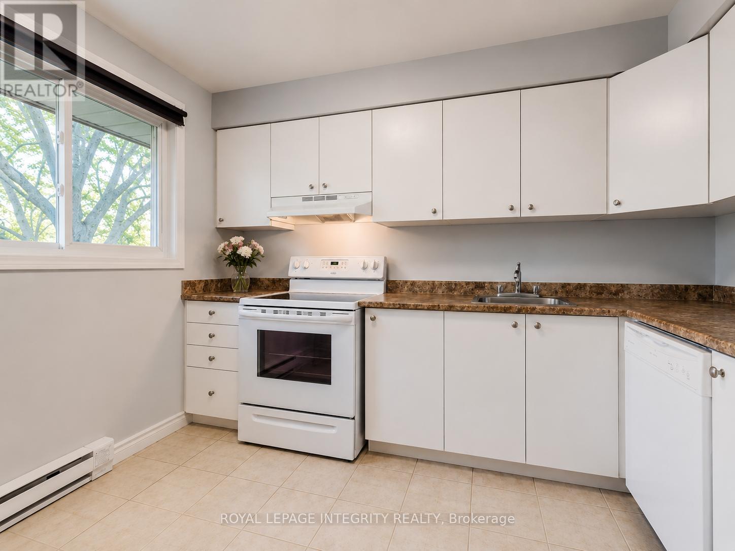 B - 46 Forester Crescent, Ottawa, Ontario  K2H 8Y4 - Photo 6 - X13171830
