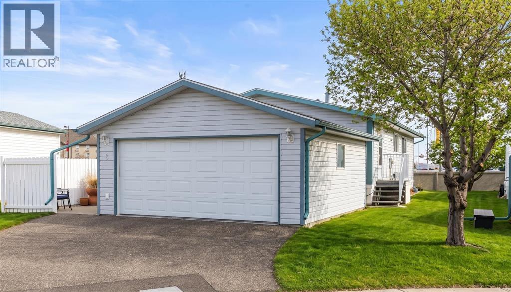 8, 1600 Strachan Road SE, Medicine Hat, Alberta  T1B 4M3 - Photo 3 - A2292728