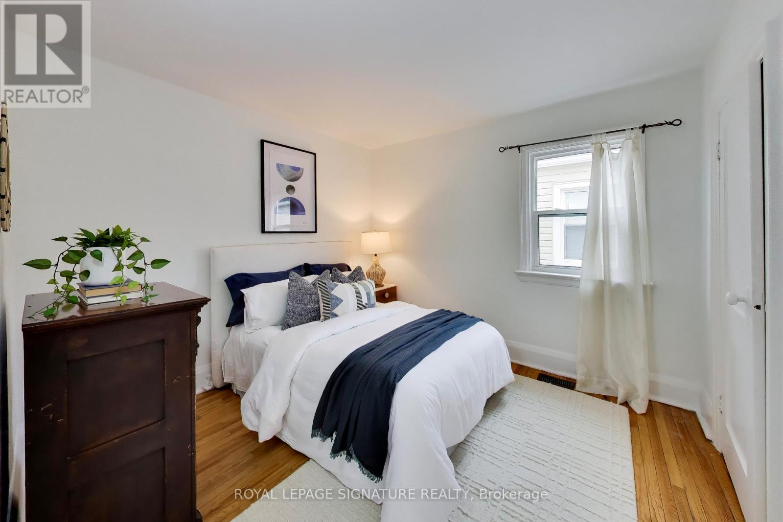 259 Torrens Avenue, Toronto, Ontario  M4J 2P6 - Photo 9 - E13130048