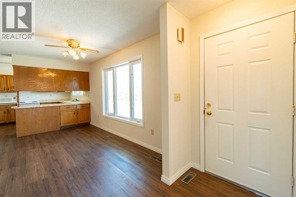 4401 51 Avenue, Stettler, Alberta  T0C 2L2 - Photo 8 - A2306731