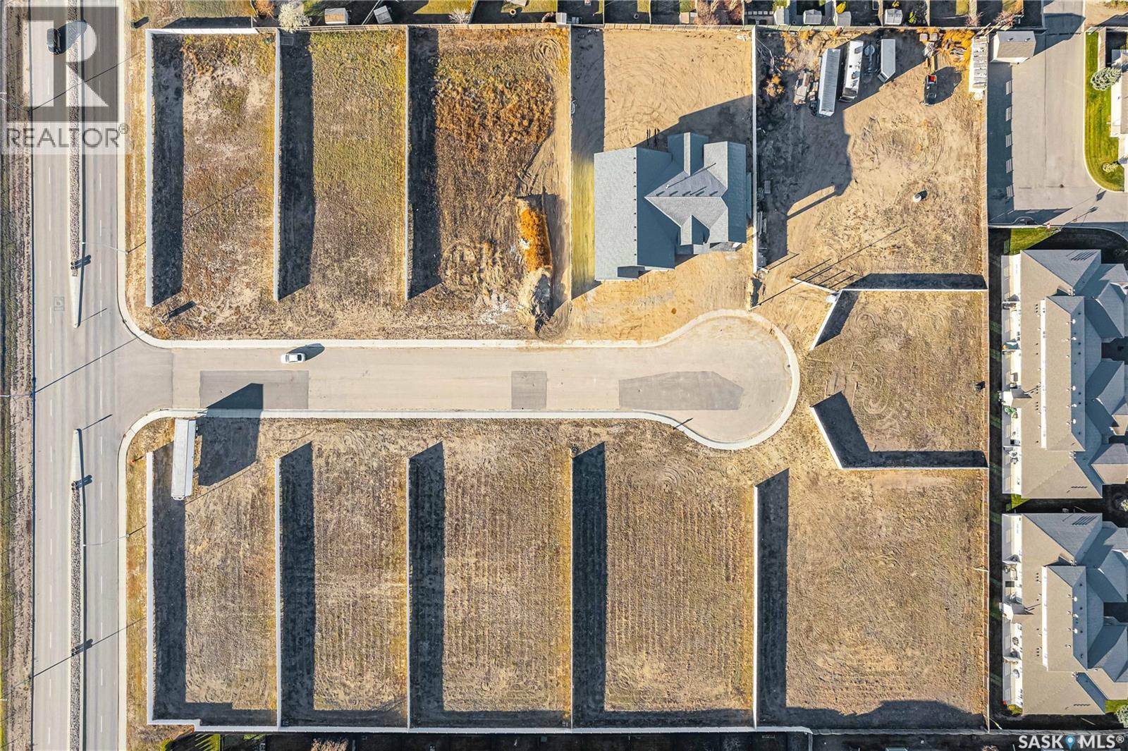 8 Loewen Court, Warman, Saskatchewan  S0K 1A0 - Photo 3 - SK037062