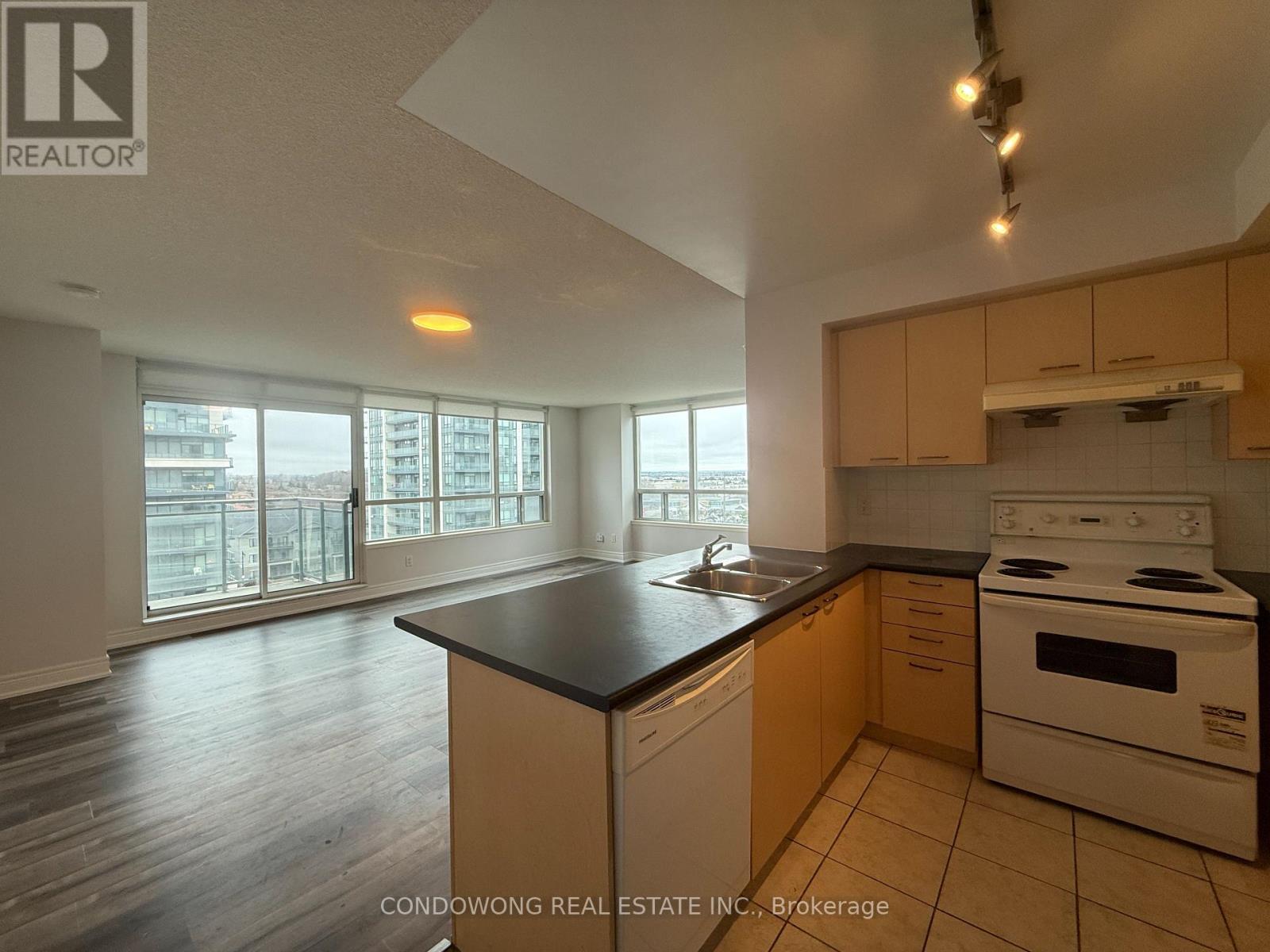 918 - 48 SUNCREST BOULEVARD, Markham, Ontario