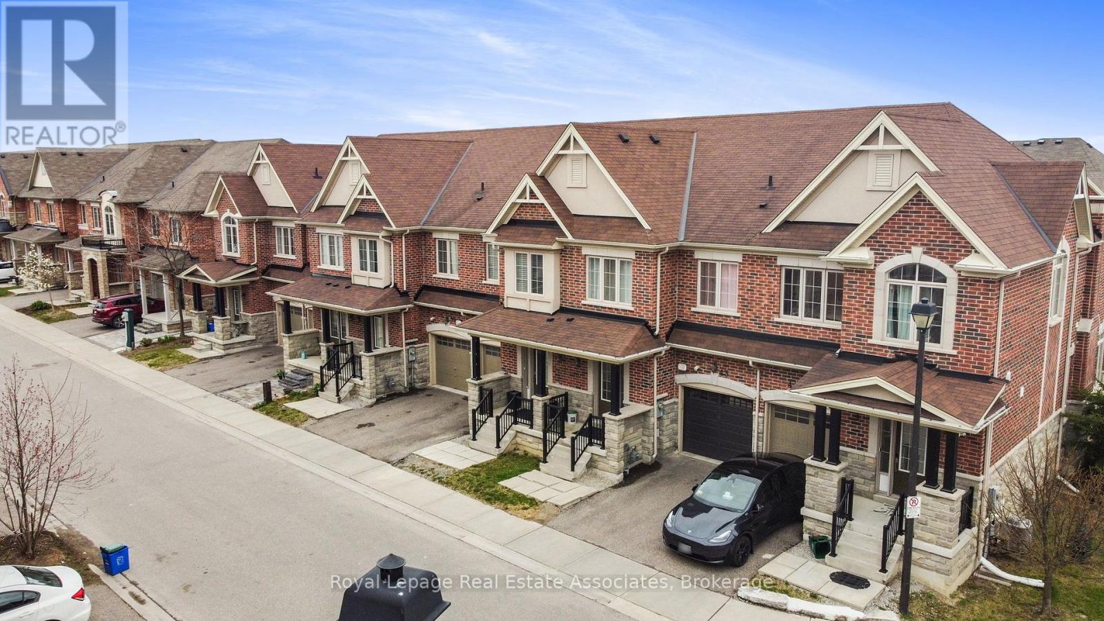 41 Mazarine Lane, Richmond Hill, Ontario  L4S 0G2 - Photo 2 - N13171854