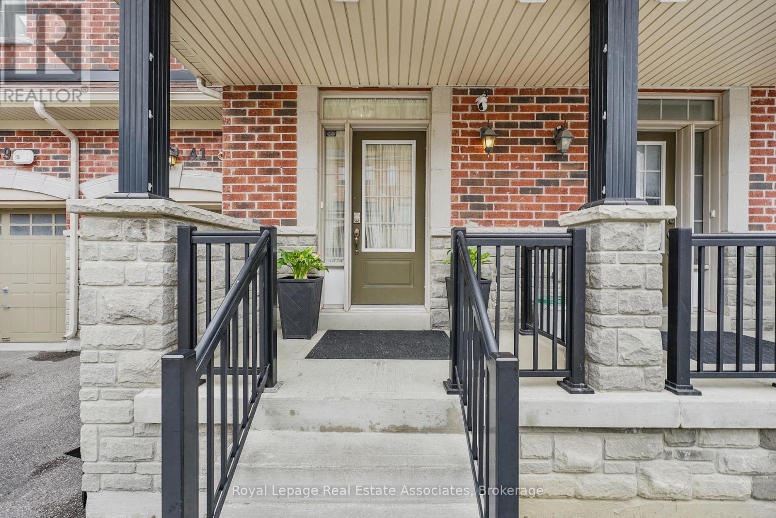 41 Mazarine Lane, Richmond Hill, Ontario  L4S 0G2 - Photo 4 - N13171854