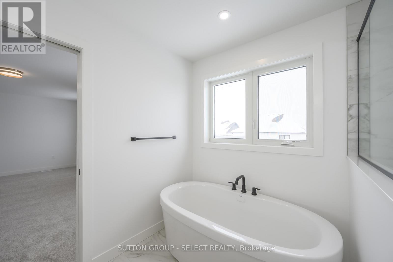 1898 Fountain Grass Drive, London South, Ontario  N6K 0M2 - Photo 20 - X12737996