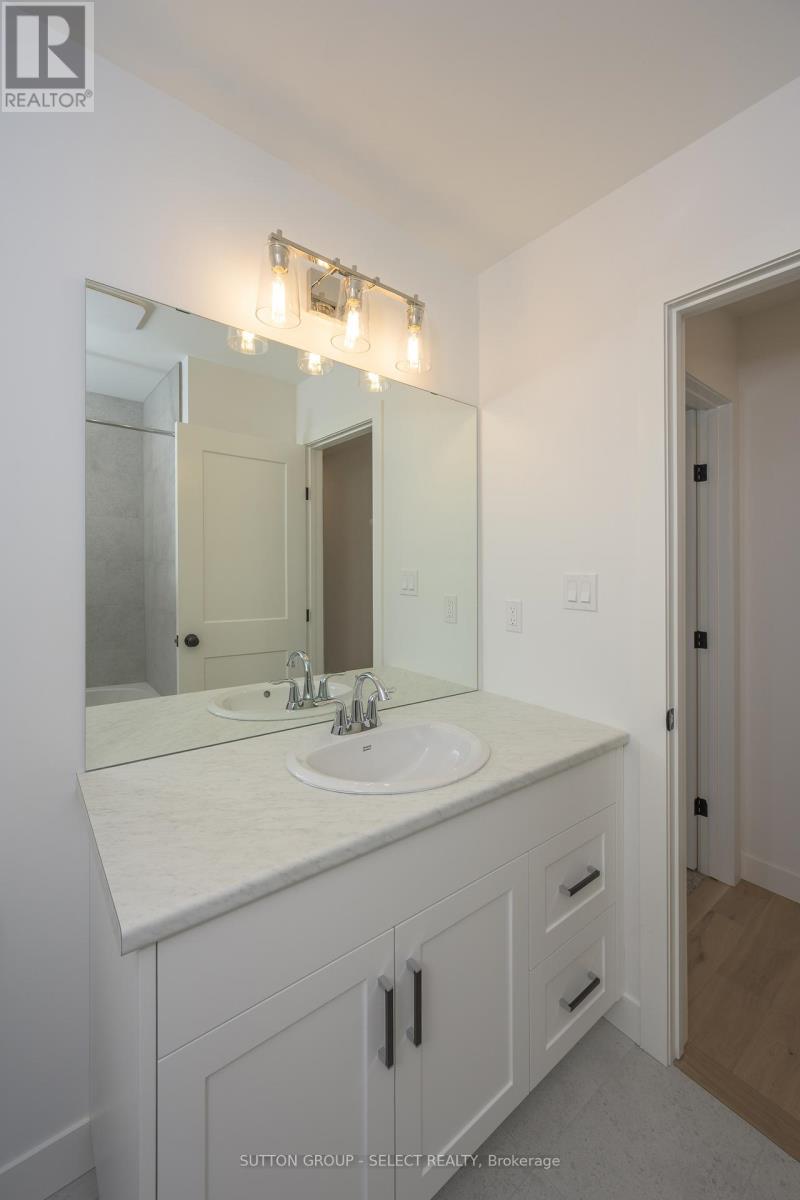 1898 Fountain Grass Drive, London South, Ontario  N6K 0M2 - Photo 31 - X12737996