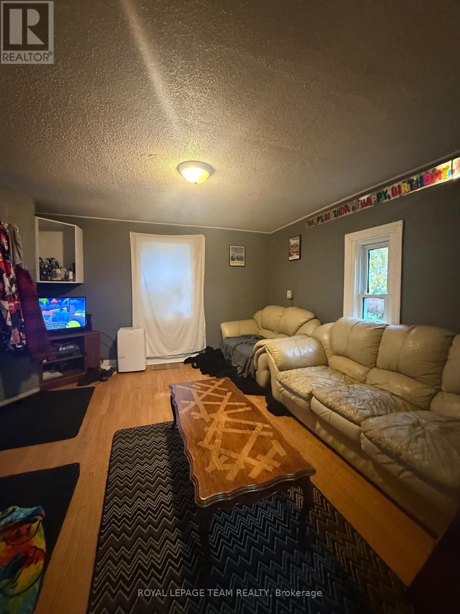 475 Pembroke Street W, Pembroke, Ontario  K8A 5P1 - Photo 20 - X12450524