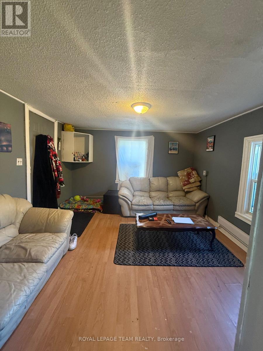 475 Pembroke Street W, Pembroke, Ontario  K8A 5P1 - Photo 21 - X12450524