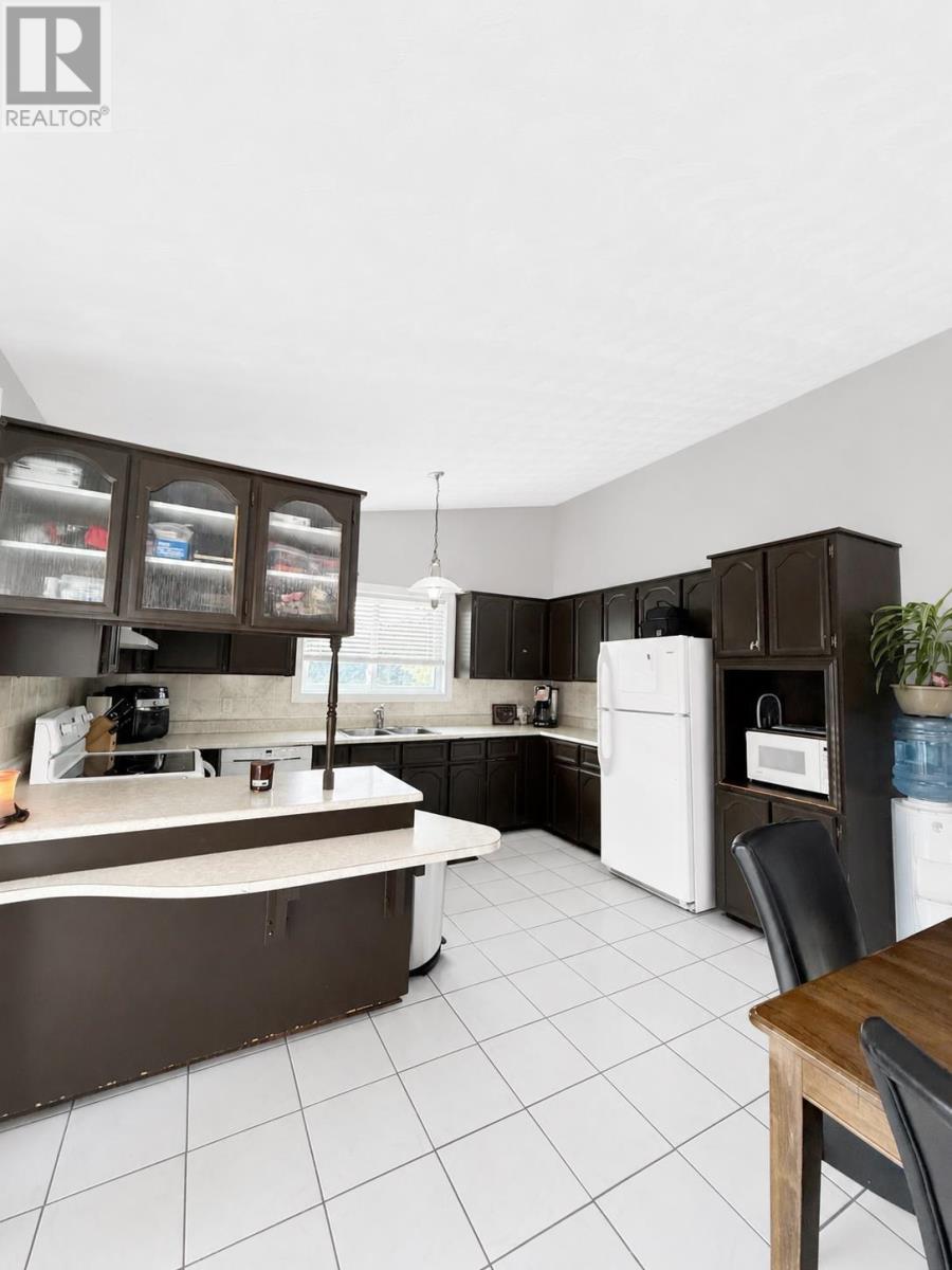 110 Court St, Longlac, Ontario  P0T 2A0 - Photo 10 - TB2601186