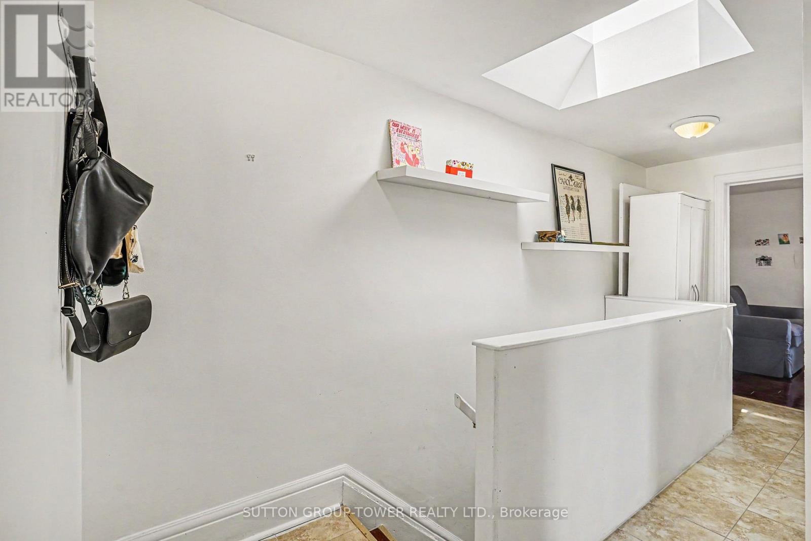 560 Indian Grove, Toronto, Ontario  M6P 2J4 - Photo 13 - W13171844