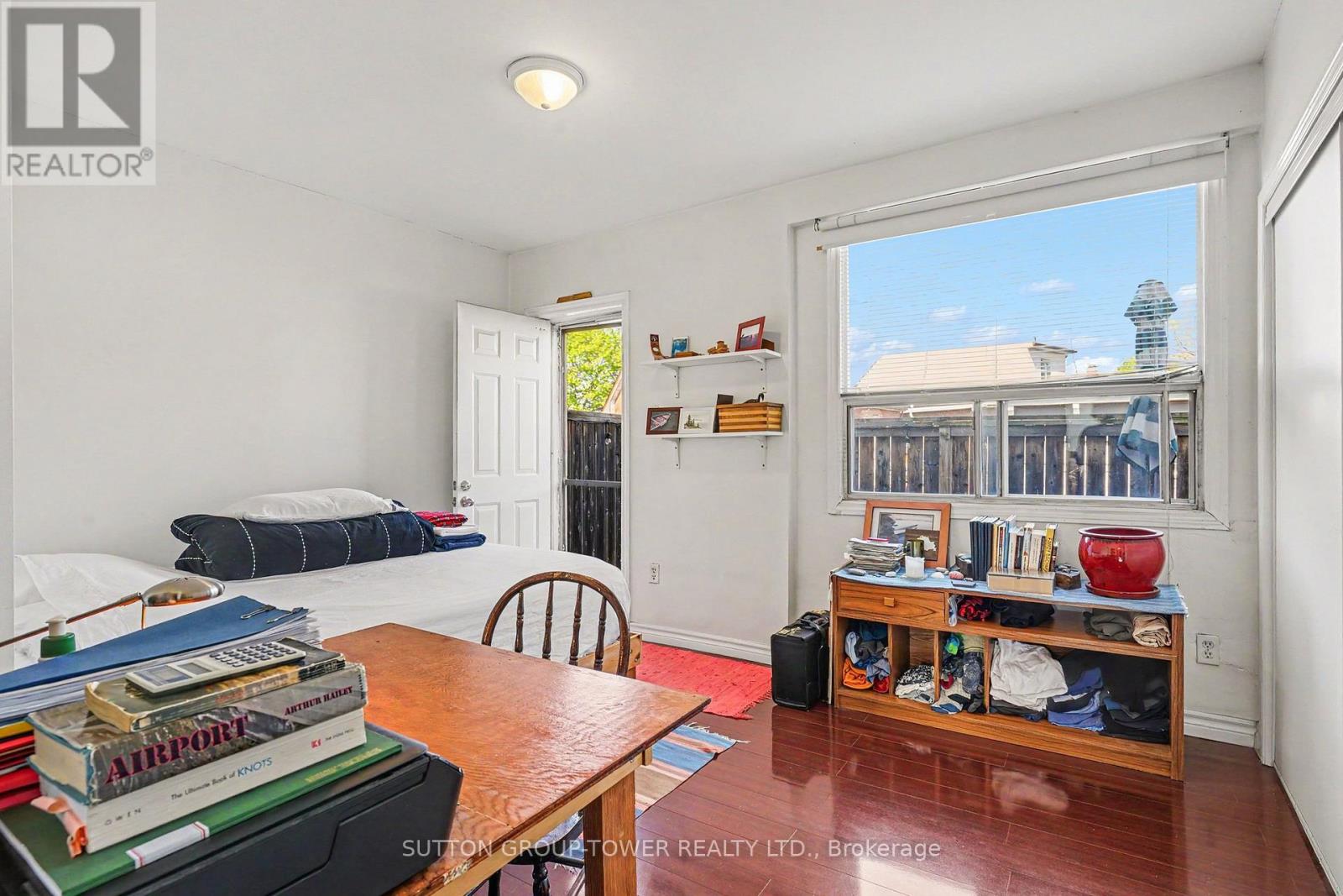 560 Indian Grove, Toronto, Ontario  M6P 2J4 - Photo 8 - W13171844