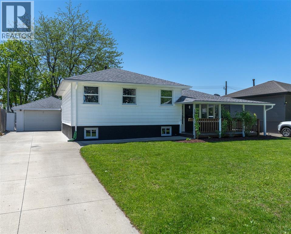 1081 Laurier Crescent