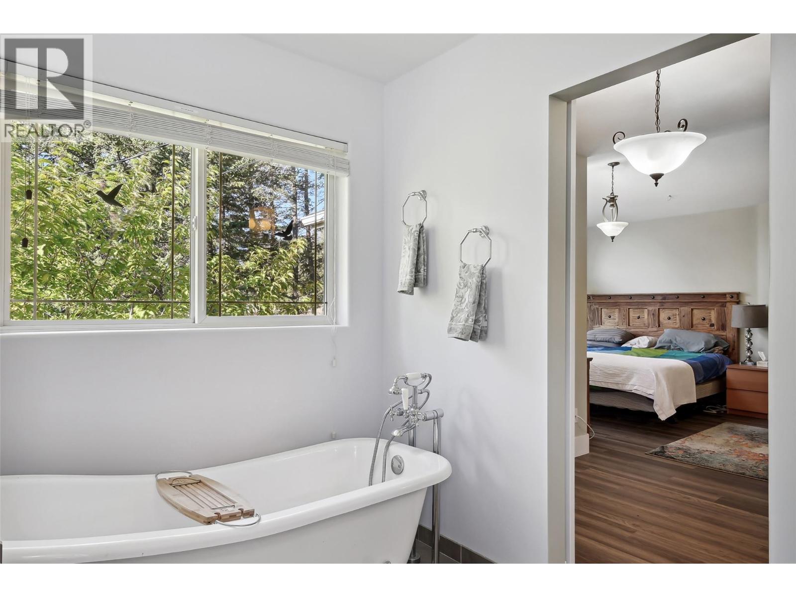 630 Green Road, Canal Flats, British Columbia  V0B 1B0 - Photo 27 - 10386664