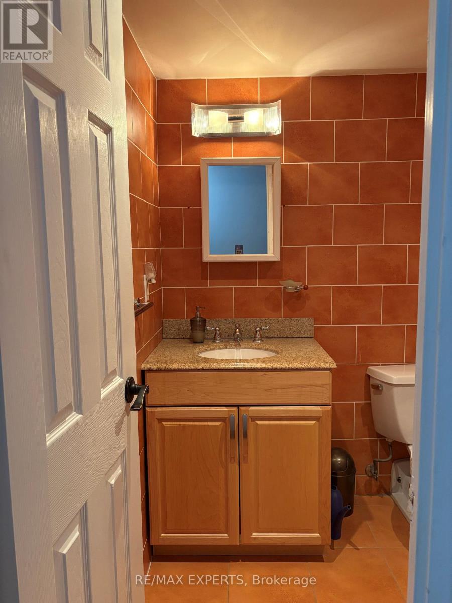 Ph15 - 11 Wincott Drive, Toronto, Ontario  M9R 2R9 - Photo 13 - W12937716