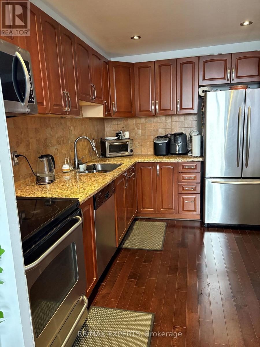 PH15 - 11 WINCOTT DRIVE, Toronto, Ontario