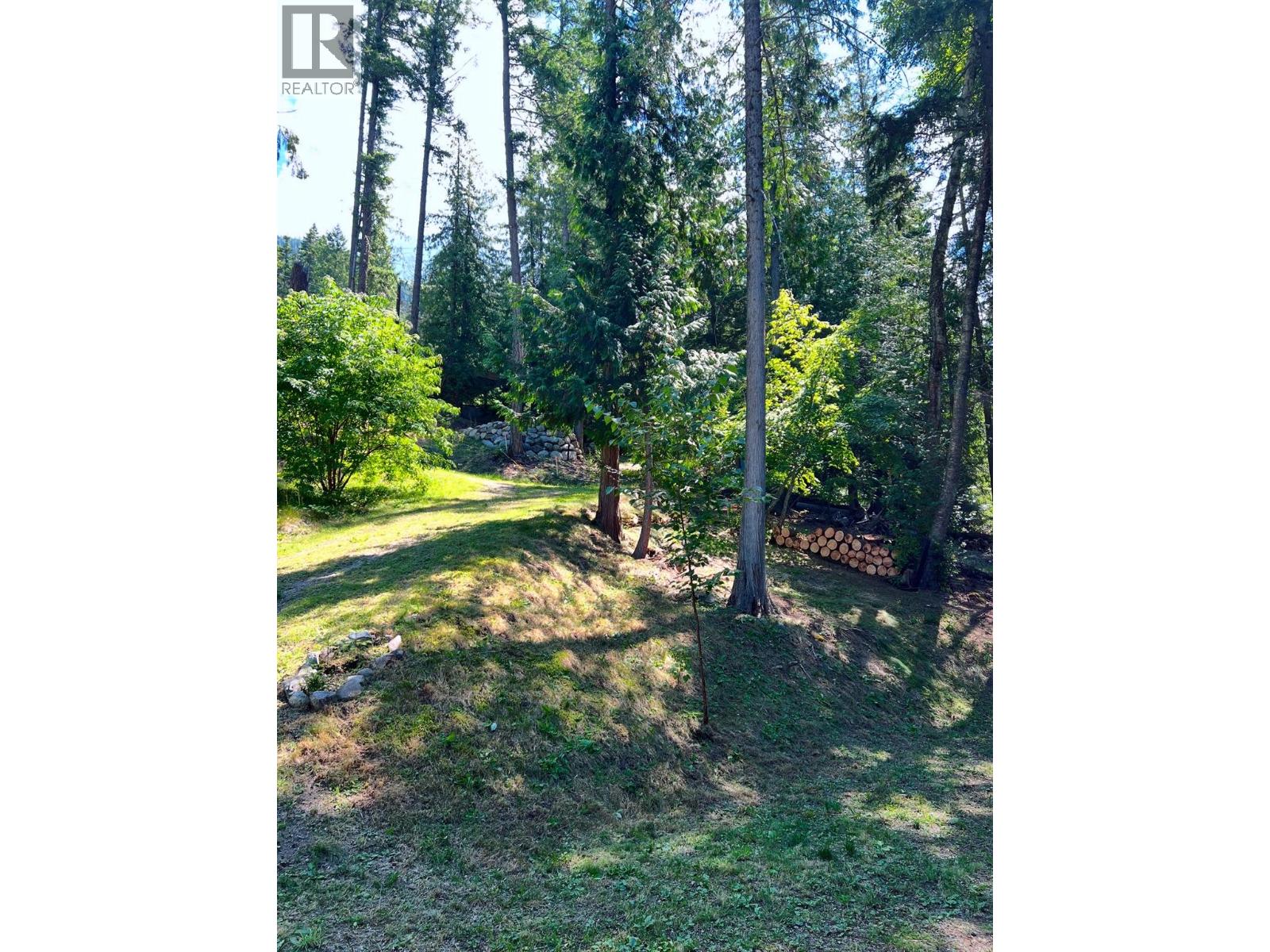 13679 Larch Road, Gray Creek, British Columbia  V0B 1S0 - Photo 5 - 10387057