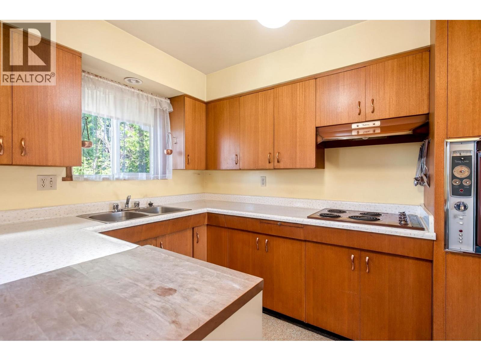 256 Rossmore Court, Coquitlam, British Columbia  V3K 5H3 - Photo 15 - R3127226