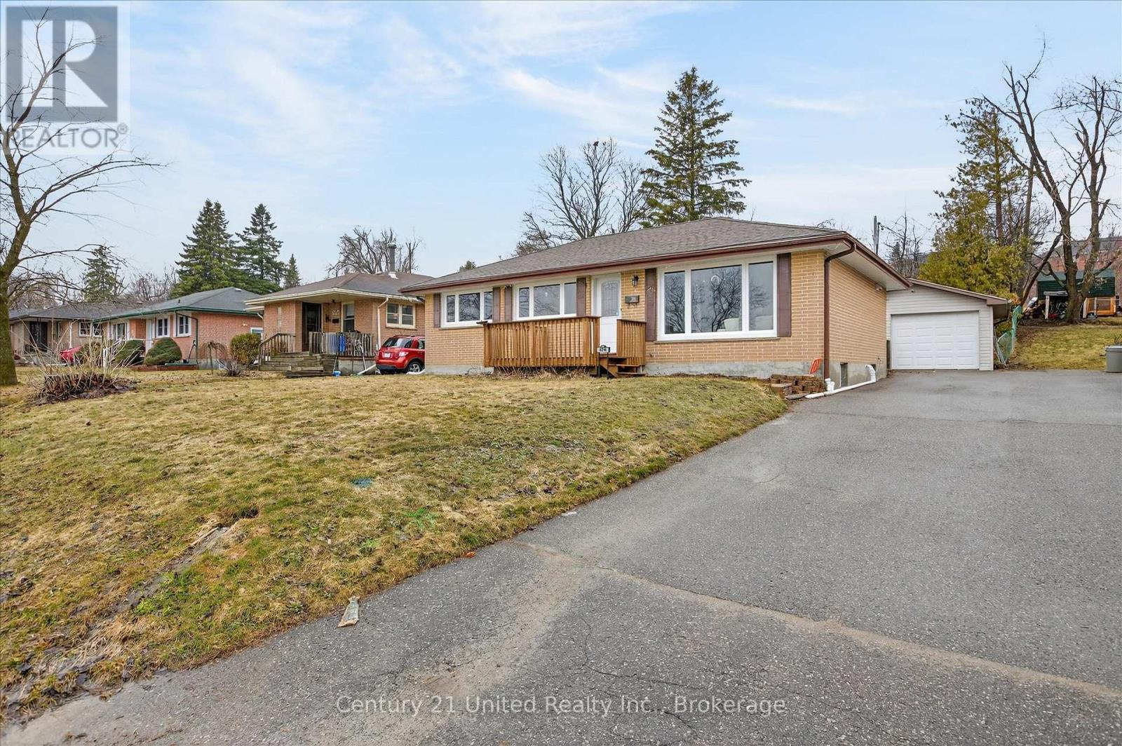 578 Hillside Street, Peterborough, Ontario  K9H 5N6 - Photo 4 - X13172030