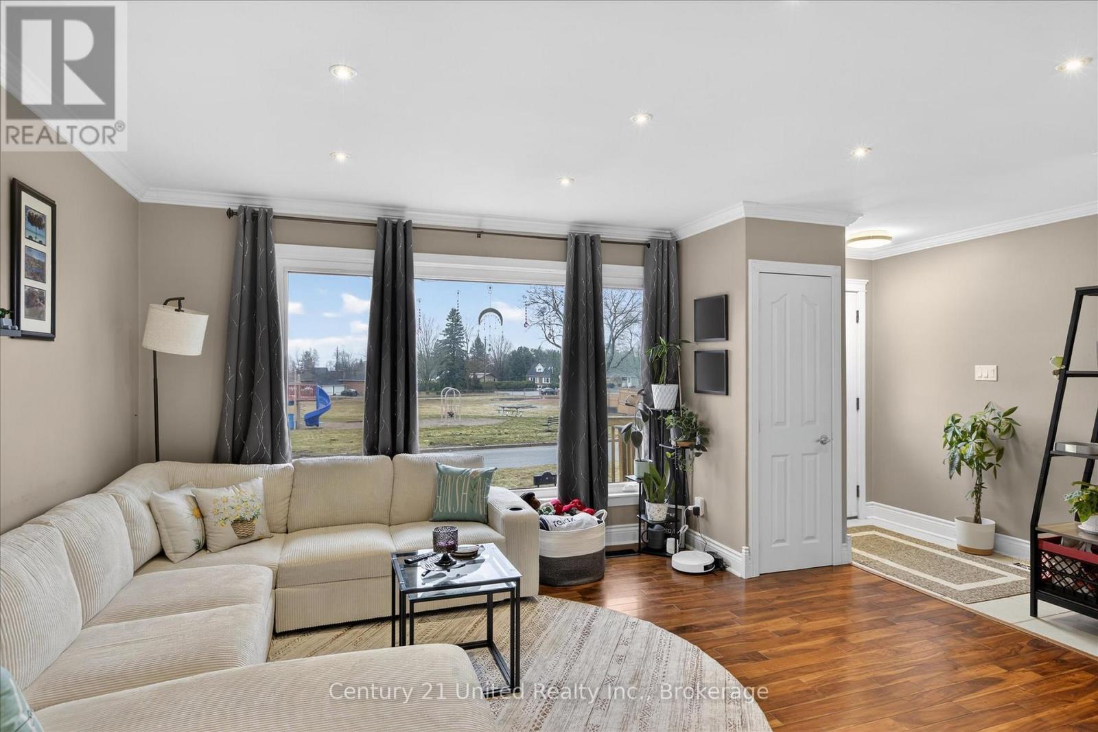 578 Hillside Street, Peterborough, Ontario  K9H 5N6 - Photo 5 - X13172030