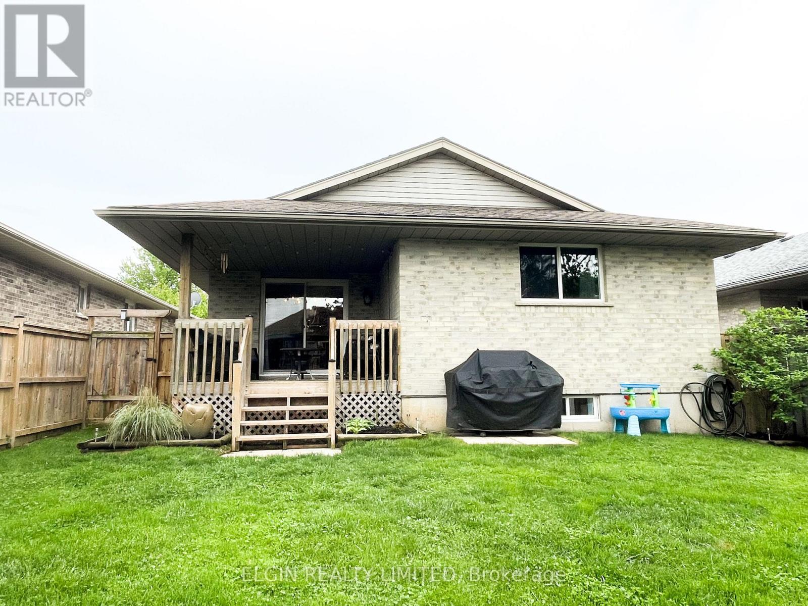 629 Highview Drive, St. Thomas, Ontario  N5H 3W3 - Photo 2 - X13171988