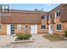 17 - 120 COUNTRY CLUB DRIVE, Guelph, Ontario