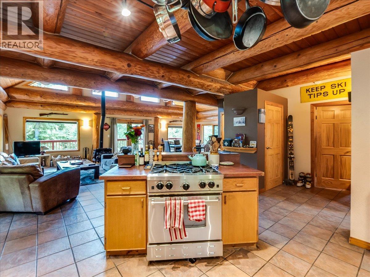1990 6 Highway, Crescent Valley, British Columbia  V0G 1H0 - Photo 15 - 10388513