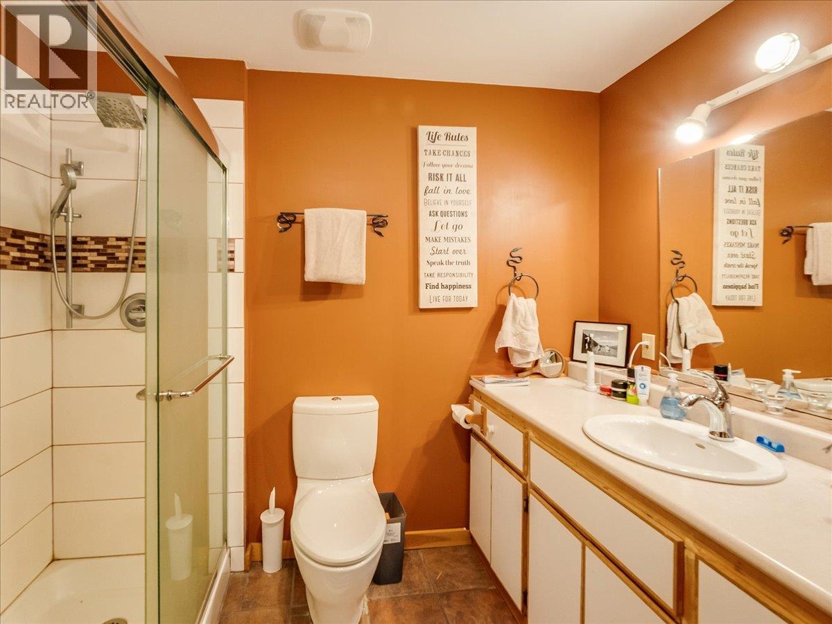 1990 6 Highway, Crescent Valley, British Columbia  V0G 1H0 - Photo 29 - 10388513