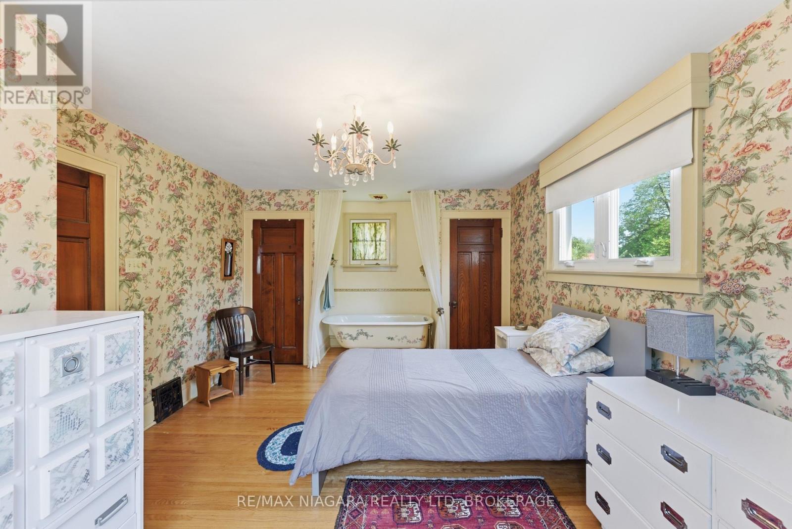 15 1/2 Wolesley Avenue, St. Catharines, Ontario  L2R 4T4 - Photo 17 - X13171884
