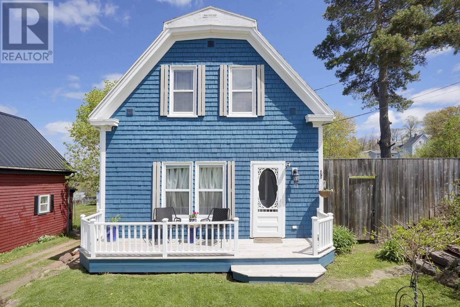 11 Locust Street, Montague, Prince Edward Island  C0A 1R0 - Photo 2 - 202612111