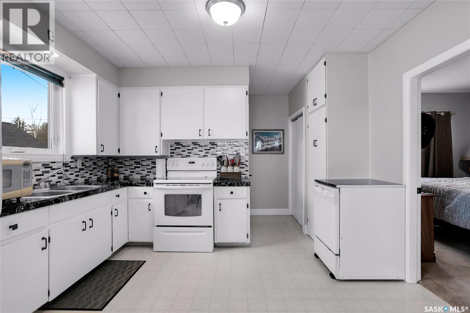 406 Railway Avenue, Alvena, Saskatchewan  S0K 0A0 - Photo 7 - SK037052