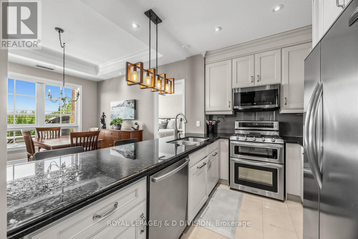 518 - 21 Burkebrook Place, Toronto, Ontario  M4G 0A2 - Photo 6 - C13171900