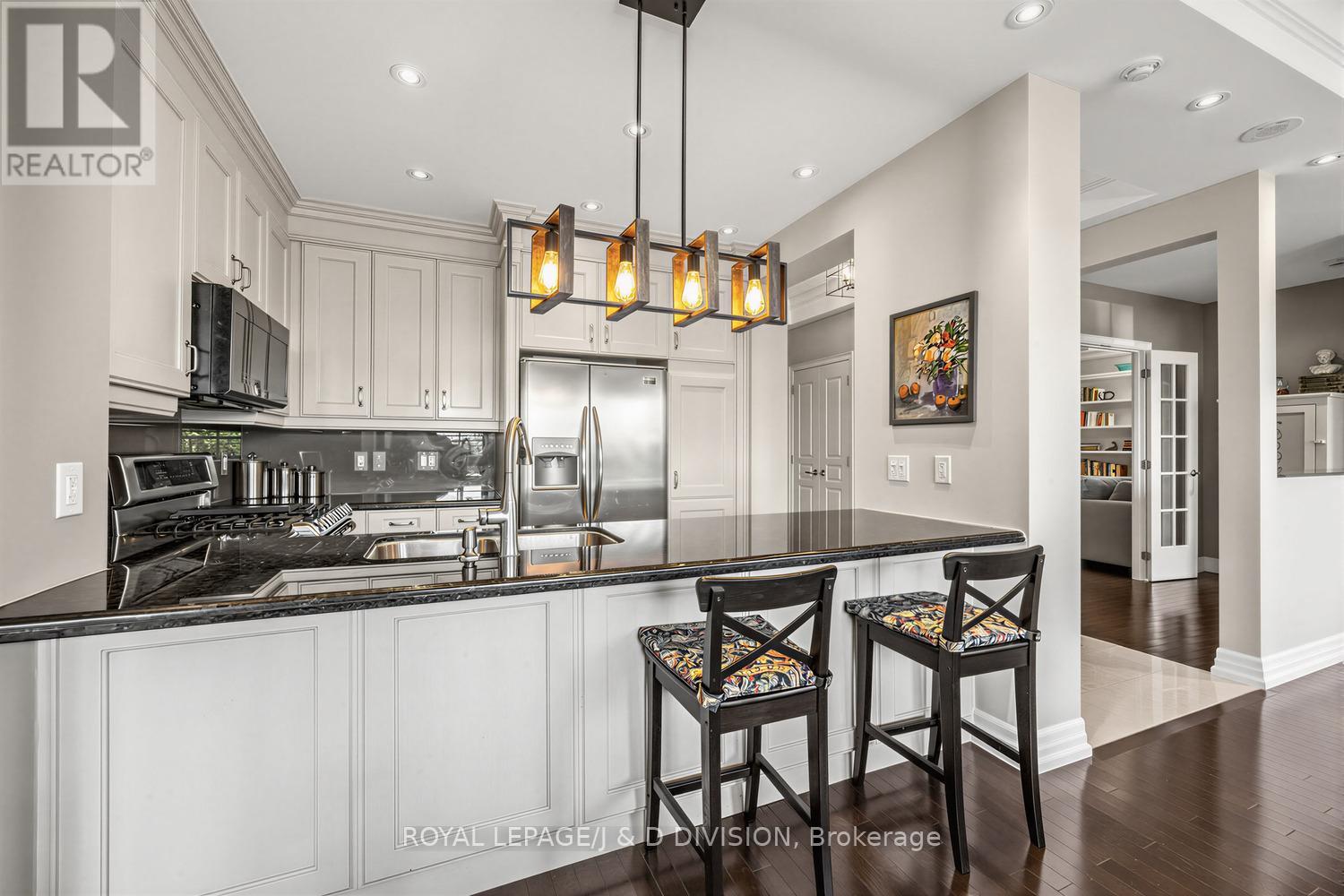518 - 21 Burkebrook Place, Toronto, Ontario  M4G 0A2 - Photo 9 - C13171900